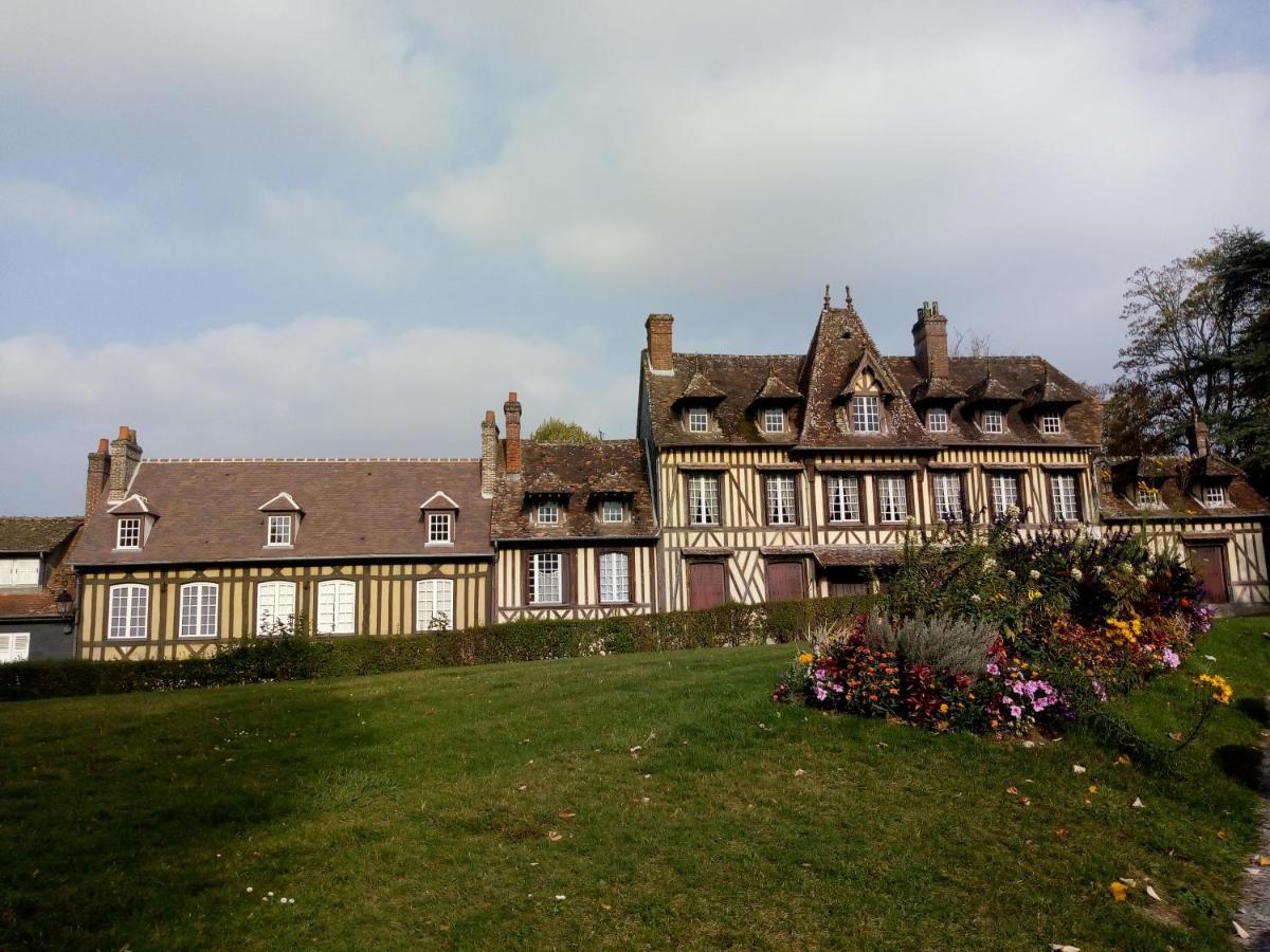 Happy Days Bed and Breakfast Lyons-la-Forêt Buitenkant foto