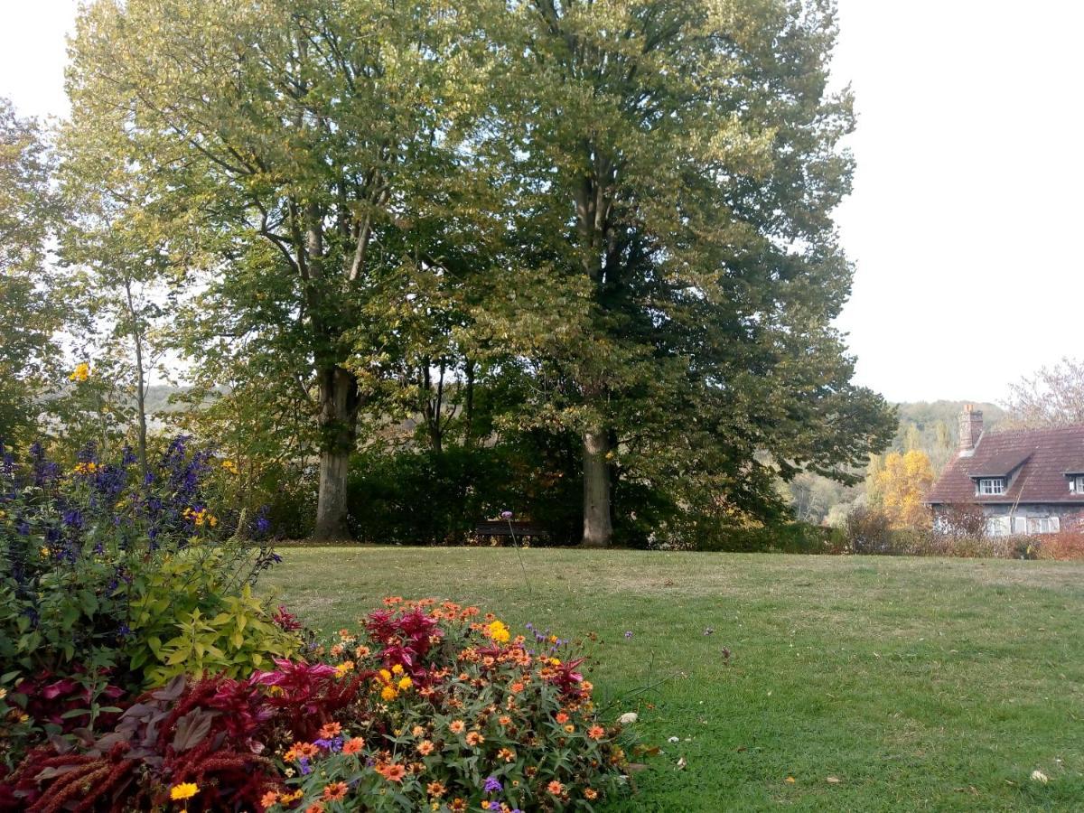 Happy Days Bed and Breakfast Lyons-la-Forêt Buitenkant foto